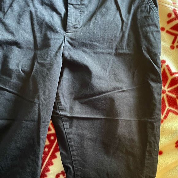 Pair of women’s capri pants - Picture 2 of 5